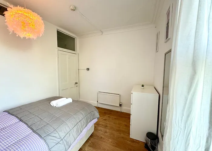 Adorable Room Near City Centre