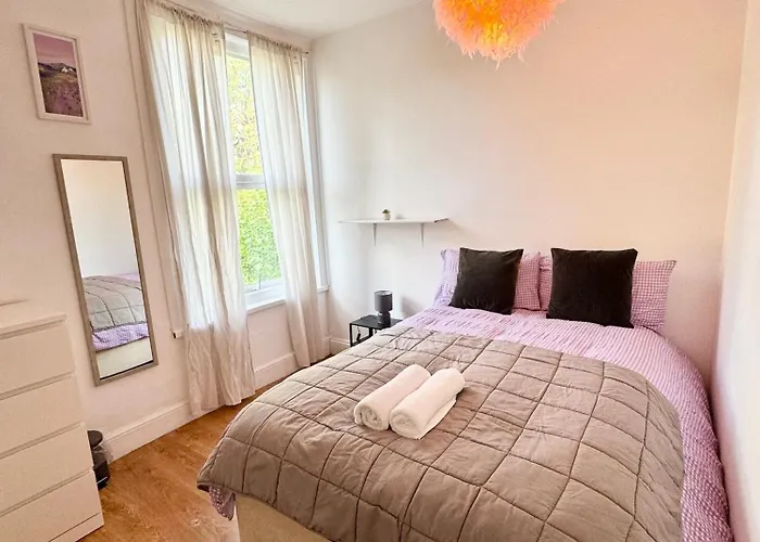 Adorable Room Near City Centre